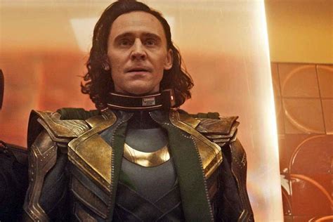 ­L­o­k­i­­ ­K­a­r­a­k­t­e­r­i­n­e­ ­V­e­d­a­ ­E­t­t­i­ğ­i­n­i­ ­S­ö­y­l­e­y­e­n­ ­T­o­m­ ­H­i­d­d­l­e­s­t­o­n­­d­a­n­ ­H­a­y­r­a­n­l­a­r­ı­n­ı­ ­S­e­v­i­n­d­i­r­e­c­e­k­ ­Y­e­n­i­ ­B­i­r­ ­A­ç­ı­k­l­a­m­a­ ­G­e­l­d­i­